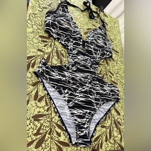 Sexy Swim Tropical Striped Black and White One-Piece Swimsuit